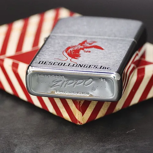 ZIPPO XƯA 1958 - HÀNG XƯA THẬP NIÊN 50s _ CHỦ ĐỀ DESCOLLONGES INC. RED