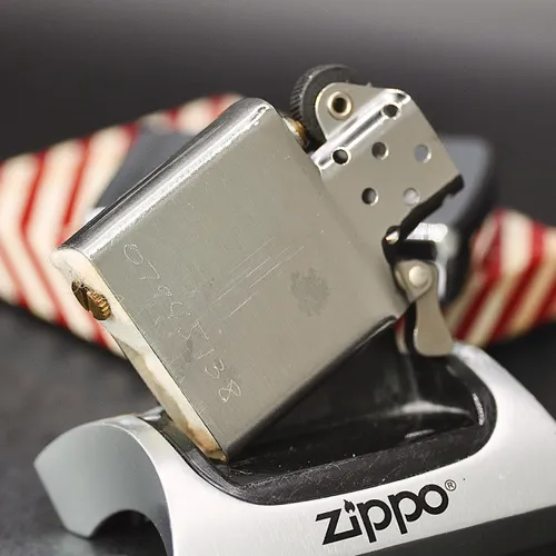 ZIPPO XƯA 1958 - HÀNG XƯA THẬP NIÊN 50s _ CHỦ ĐỀ DESCOLLONGES INC. RED
