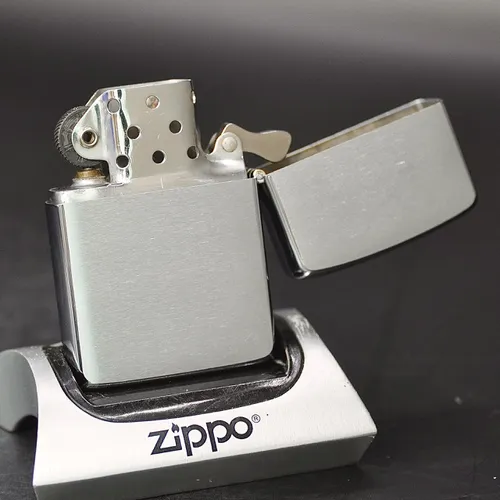ZIPPO XƯA 1959 - HÀNG XƯA THẬP NIÊN 50s _ CHỦ ĐỀ ROBERTS GORDON