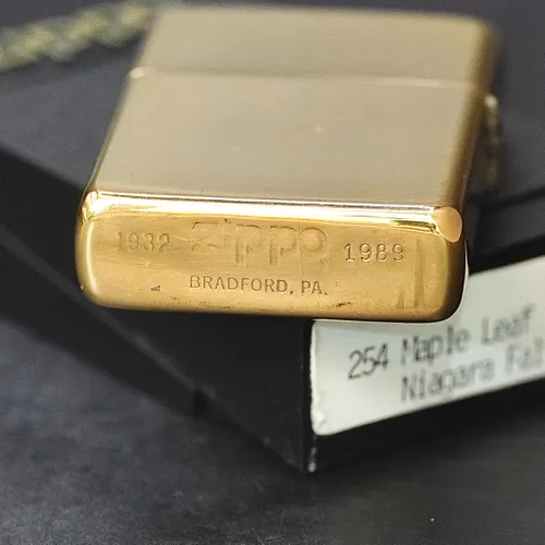 ZIPPO CANADA XƯA 32-92 - HÀNG XƯA THẬP NIÊN 90s _ CHỦ ĐỀ CỜ CANADA