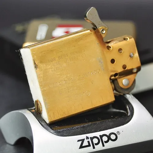ZIPPO CANADA XƯA 32-92 - HÀNG XƯA THẬP NIÊN 90s _ CHỦ ĐỀ CỜ CANADA
