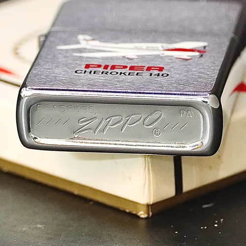ZIPPO XƯA 1975 - HÀNG XƯA THẬP NIÊN 70s _ CHỦ ĐỀ MÁY BAY PIPER CHEROKEE 140