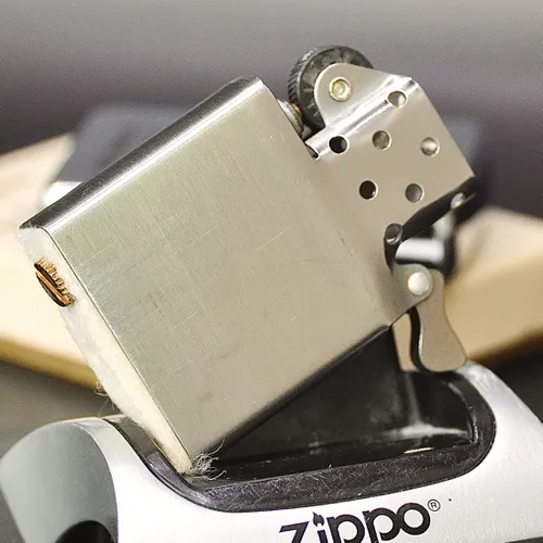ZIPPO XƯA 1973 - HÀNG XƯA THẬP NIÊN 70s _ CHỦ ĐỀ TRỰC THĂNG FORT WOLTERS