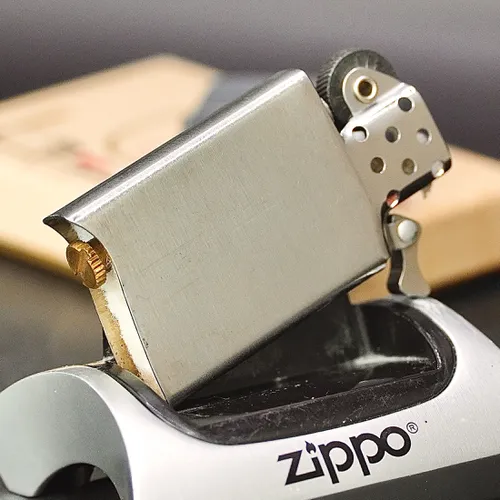 ZIPPO XƯA SLIM 1964 - HÀNG XƯA THẬP NIÊN 60s _ CHỦ ĐỀ BEECHCRAFT SUPER 18