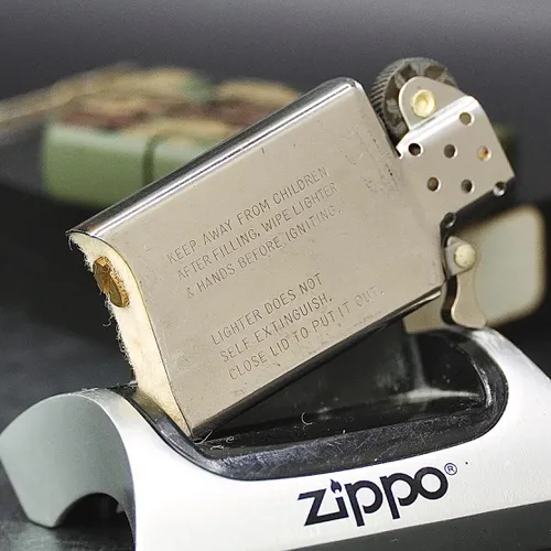 ZIPPO XƯA SLIM 32-90 - HÀNG XƯA THẬP NIÊN 90s _ CHỦ ĐỀ QUÂN SỰ