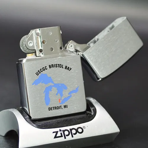 ZIPPO XƯA 1995 - HÀNG XƯA THẬP NIÊN 90s _ CHỦ ĐỀ TÀU KÉO PHÁ BĂNG HOA KỲ
