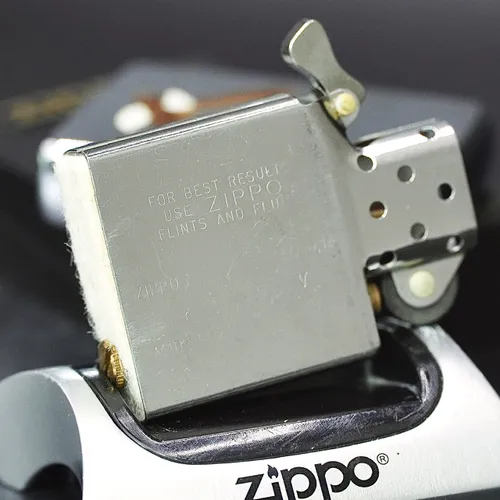 ZIPPO XƯA 1989 - HÀNG XƯA THẬP NIÊN 80s _ CHỦ ĐỀ BORN FREE