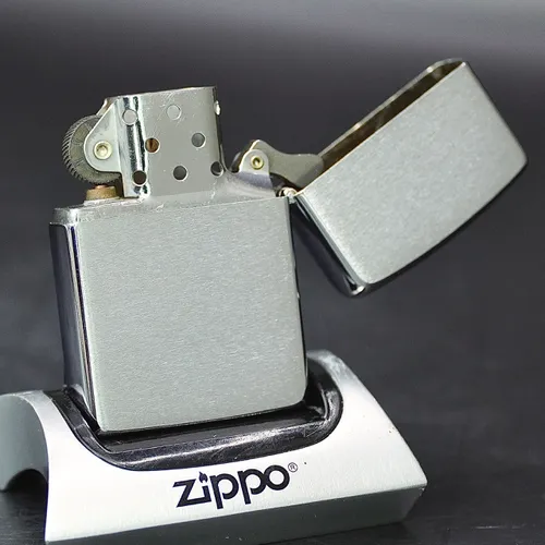 ZIPPO XƯA 1989 - HÀNG XƯA THẬP NIÊN 80s _ CHỦ ĐỀ BORN FREE