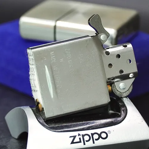 ZIPPO XƯA BẠC KHỐI 2003 - HÀNG XƯA 2000s _ CHỦ ĐỀ HƯỚNG TÂM
