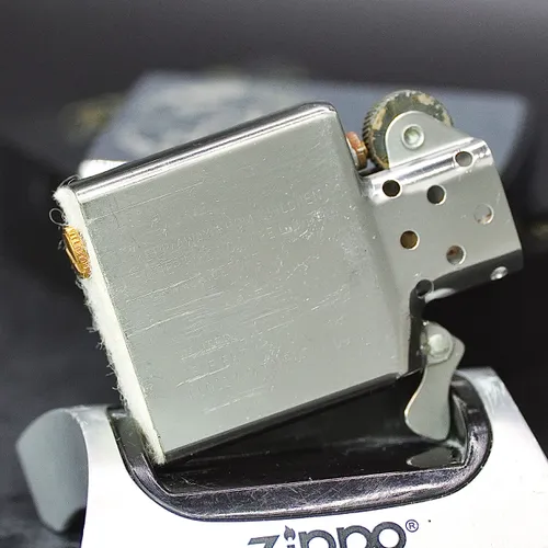 ZIPPO XƯA 1989 - HÀNG XƯA THẬP NIÊN 80s _ CHỦ ĐỀ QUÂN Y HOÀNG GIA ANH