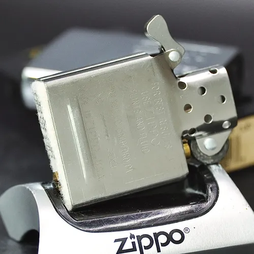 ZIPPO XƯA 2000 - HÀNG XƯA THẬP NIÊN 2000s _ CHỦ ĐỀ KHINH KHÍ CẦU