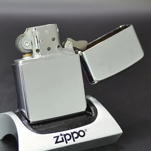 ZIPPO XƯA 1990 - HÀNG XƯA THẬP NIÊN 90s _ CHỦ ĐỀ QUÂN Y
