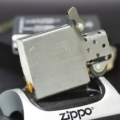 ZIPPO XƯA 1990 - HÀNG XƯA THẬP NIÊN 90s _ CHỦ ĐỀ QUÂN Y