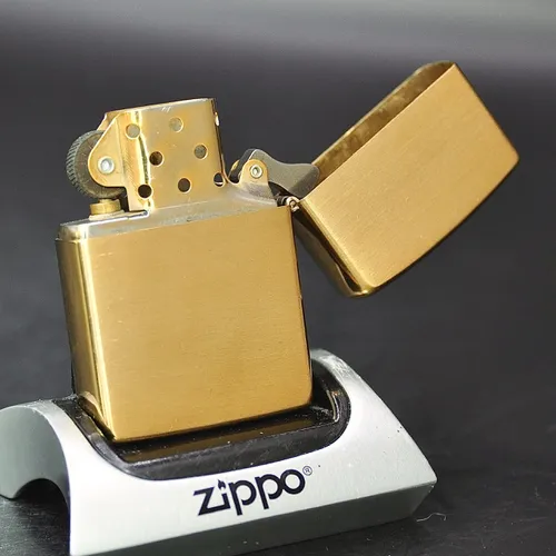 ZIPPO XƯA CHU NIÊN 32-91 - HÀNG XƯA THẬP NIÊN 90s_ CHỦ ĐỀ NỮ THẦN TỰ DO