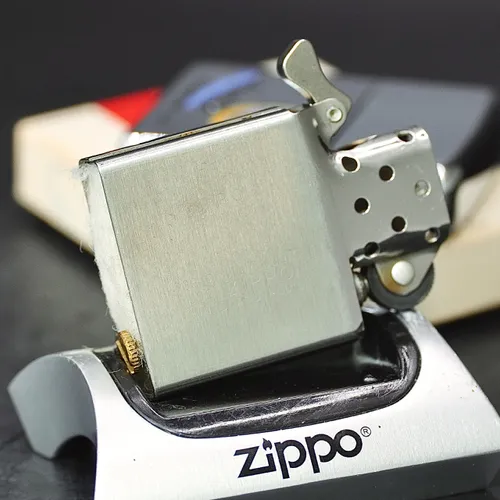ZIPPO XƯA 1979 - HÀNG XƯA THẬP NIÊN 70s _ CHỦ ĐỀ TÀU CHIẾN GUADALCANAL LPH-7