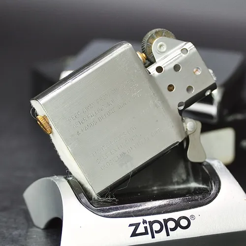 ZIPPO XƯA 1989 - HÀNG XƯA THẬP NIÊN 80s _ CHỦ ĐỀ HẢI QUÂN HOÀNG GIA ANH