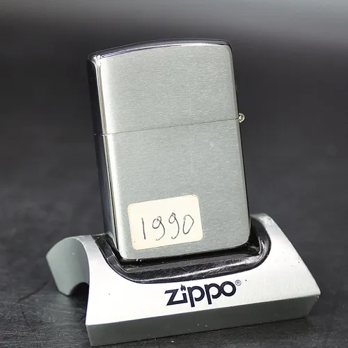 ZIPPO XƯA 1990 - HÀNG XƯA THẬP NIÊN 90s _ CHỦ ĐỀ NỮ THẦN TỰ DO