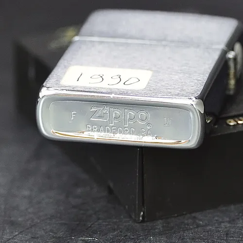 ZIPPO XƯA 1990 - HÀNG XƯA THẬP NIÊN 90s _ CHỦ ĐỀ NỮ THẦN TỰ DO