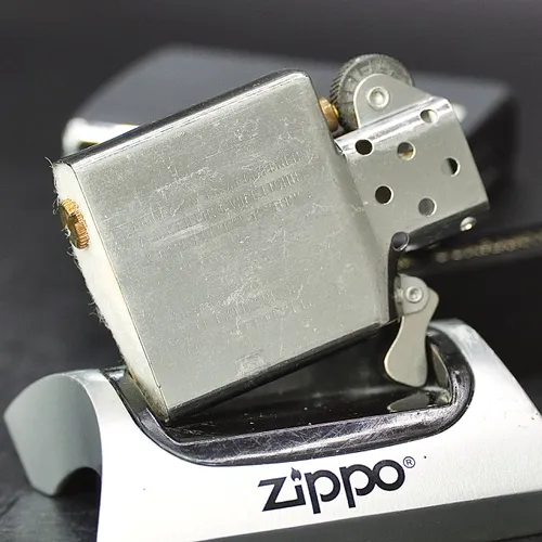 ZIPPO XƯA 1990 - HÀNG XƯA THẬP NIÊN 90s _ CHỦ ĐỀ NỮ THẦN TỰ DO