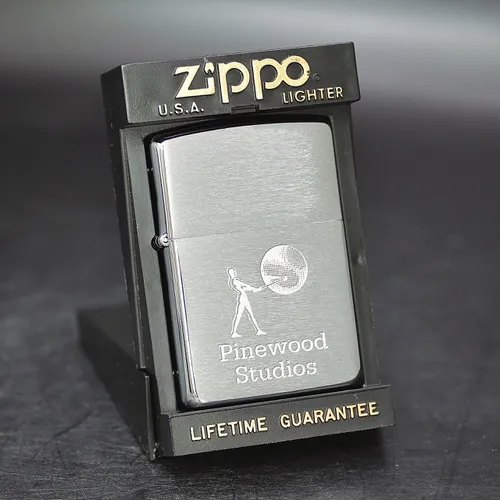 ZIPPO XƯA 1995 - HÀNG XƯA THẬP NIÊN 90s _ CHỦ ĐỀ PINEWOOD STUDIOS