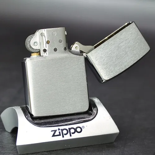 ZIPPO XƯA 1995 - HÀNG XƯA THẬP NIÊN 90s _ CHỦ ĐỀ PINEWOOD STUDIOS