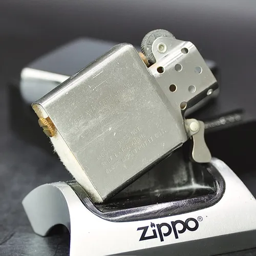 ZIPPO XƯA 1992 - HÀNG XƯA THẬP NIÊN 90s _ CHỦ ĐỀ TÀU CHIẾN M33 HMS MINERVA