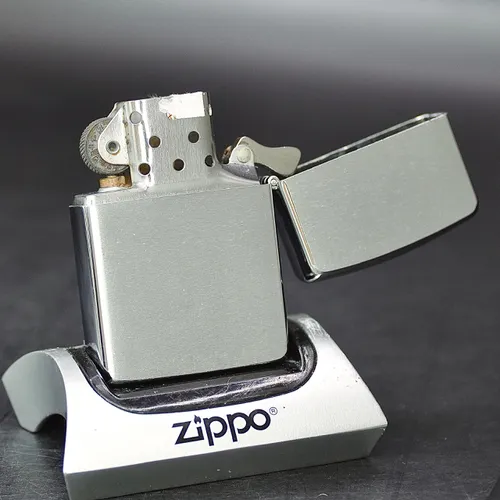 ZIPPO XƯA 1991 - HÀNG XƯA THẬP NIÊN 90s _ CHỦ ĐỀ CỜ CANADA