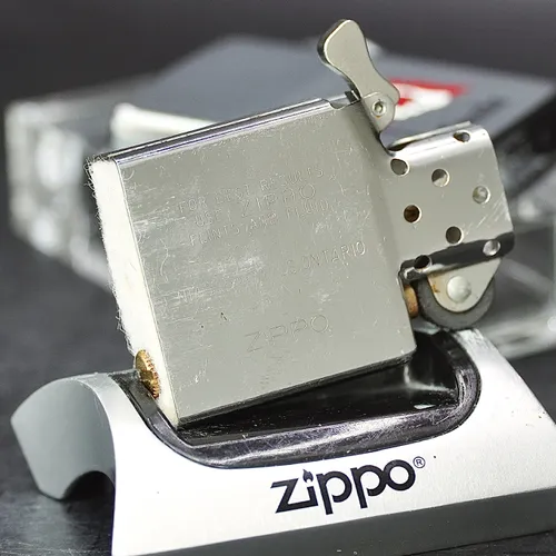 ZIPPO XƯA 1991 - HÀNG XƯA THẬP NIÊN 90s _ CHỦ ĐỀ CỜ CANADA