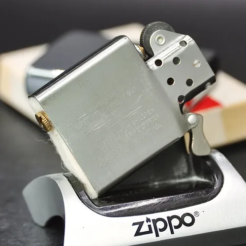 ZIPPO XƯA 1982 - HÀNG XƯA THẬP NIÊN 80s _ CHỦ ĐỀ HẢI QUÂN HOA KỲ