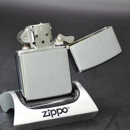 ZIPPO XƯA 1980 - HÀNG XƯA THẬP NIÊN 80s _ CHỦ ĐỀ CÔNG TY RƯỢU KORBEL BRANDY