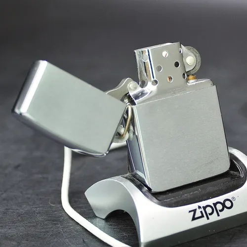 ZIPPO DÂY ĐEO XƯA  1987 - HÀNG XƯA THẬP NIÊN 80s _ CHỦ ĐỀ TRƠN BẢN