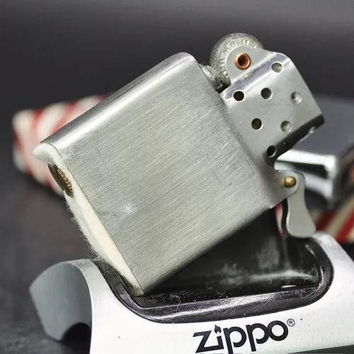 ZIPPO XƯA 51-52 FULL THÉP - HÀNG XƯA THẬP NIÊN 50s _ CHỦ ĐỀ SHIELD