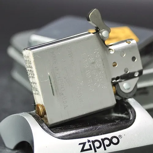 ZIPPO XƯA 2000 - HÀNG XƯA 2000s _ CHỦ ĐỀ BIỂN BÁO RAMP SPEED UNLIMITED