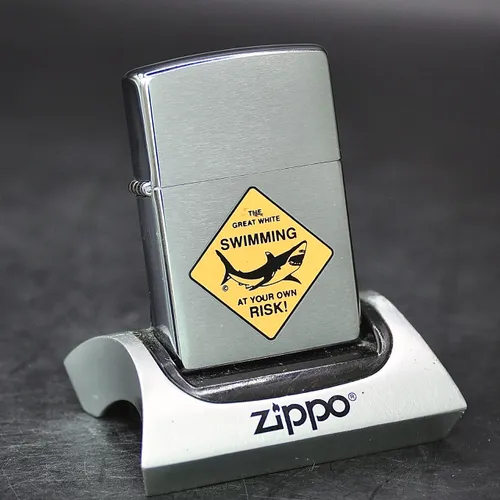 ZIPPO XƯA 1998 - HÀNG XƯA THẬP NIÊN 90s _ CHỦ ĐỀ BIỂN BÁO CÁ MẬP