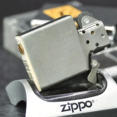 ZIPPO XƯA 1998 - HÀNG XƯA THẬP NIÊN 90s _ CHỦ ĐỀ BIỂN BÁO CÁ MẬP