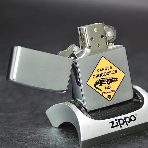 ZIPPO XƯA 1998 - HÀNG XƯA THẬP NIÊN 90s _ CHỦ ĐỀ BIỂN BÁO CÁ SẤU