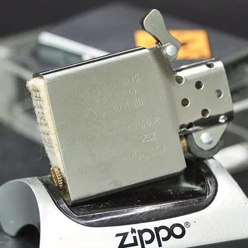 ZIPPO XƯA 1998 - HÀNG XƯA THẬP NIÊN 90s _ CHỦ ĐỀ BIỂN BÁO CÁ SẤU