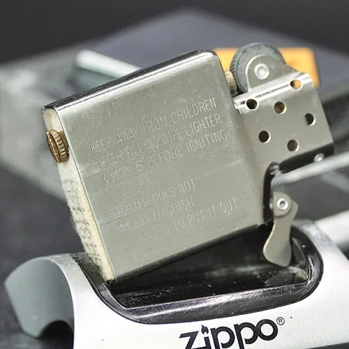 ZIPPO XƯA 1998 - HÀNG XƯA THẬP NIÊN 90s _ CHỦ ĐỀ BIỂN BÁO CÁ SẤU