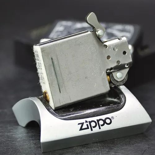 ZIPPO XƯA 2000- HÀNG XƯA 2000s _ CHỦ ĐỀ VENTIAN MARLBORO