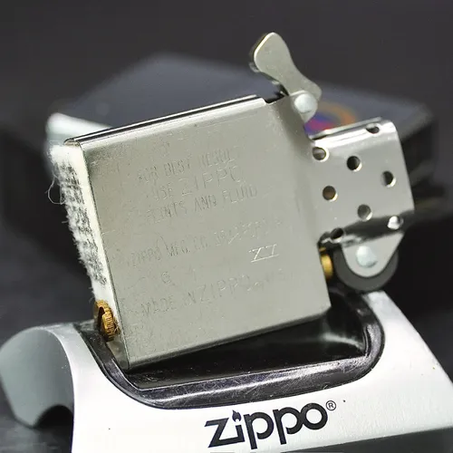 ZIPPO XƯA 1999- HÀNG XƯA THẬP NIÊN 90s _ CHỦ ĐỀ HUY HIỆU TÀU HOÀNG GIA ANH