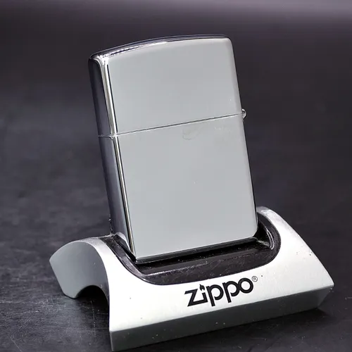 ZIPPO XƯA 1995 - HÀNG XƯA THẬP NIÊN 90s _ CHỦ ĐỀ HÃNG THỜI TRANG STEVE MADDEN