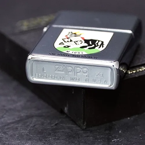 ZIPPO XƯA 1995 - HÀNG XƯA THẬP NIÊN 90s _ CHỦ ĐỀ HÃNG THỜI TRANG STEVE MADDEN