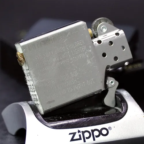 ZIPPO XƯA 1996 - HÀNG XƯA THẬP NIÊN 90s _ CHỦ ĐỀ WILD WEST BULL