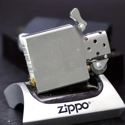 ZIPPO XƯA 1996 - HÀNG XƯA THẬP NIÊN 90s _ CHỦ ĐỀ WILD WEST BULL