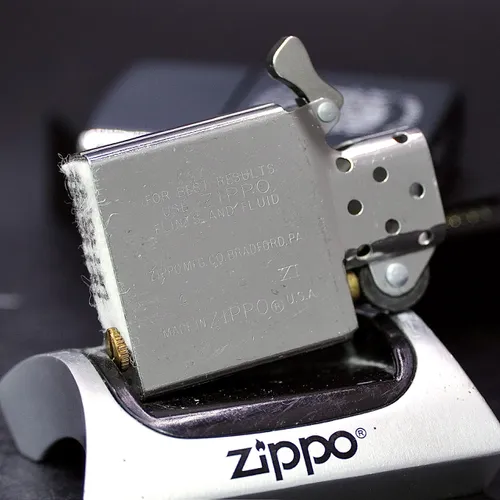 ZIPPO XƯA 1995 - HÀNG XƯA THẬP NIÊN 90s _ CHỦ ĐỀ BỘ QUỐC PHÒNG CÁC NƯỚC LATINH