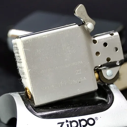 ZIPPO XƯA 1995 - HÀNG XƯA THẬP NIÊN 90s _ CHỦ ĐỀ PRATFALL