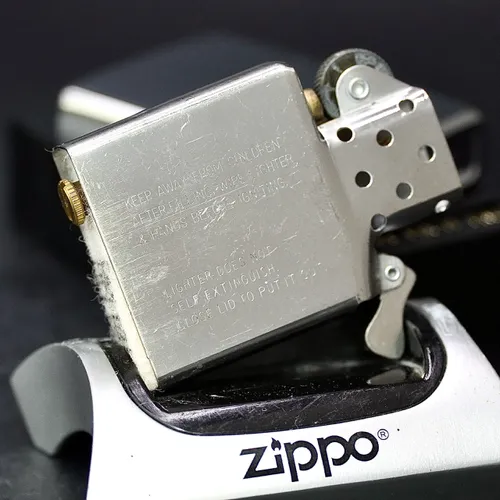 ZIPPO XƯA 1994 - HÀNG XƯA THẬP NIÊN 90s _ CHỦ ĐỀ COWBOY RODEO