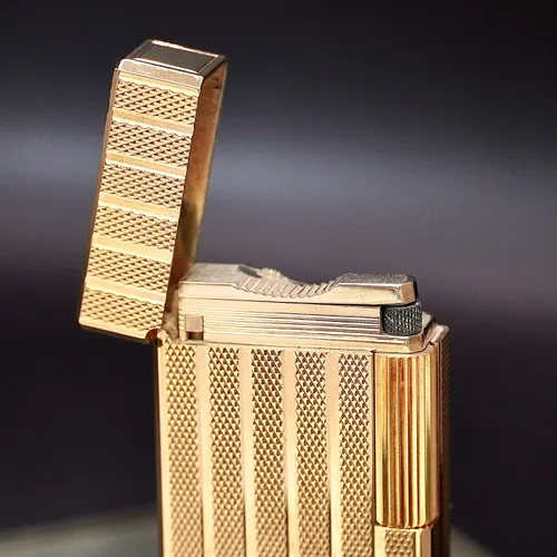 S.T. Dupont Bọc Vàng Hàng Xưa ( Vẻ đẹp vượt thời gian từ thập niên 1960s )