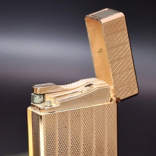 S.T. Dupont Bọc Vàng Hàng Xưa ( Vẻ đẹp vượt thời gian từ thập niên 1960s )