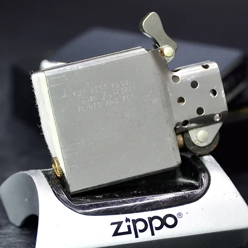 ZIPPO XƯA 1992 - HÀNG XƯA THẬP NIÊN 90s _ CHỦ ĐỀ COLORFUL ZIPPO LOGO
